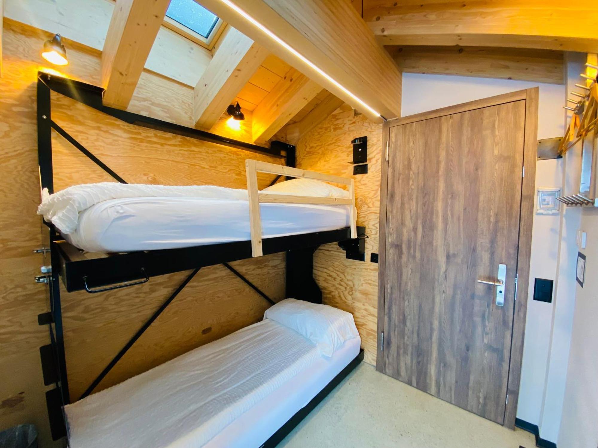 Kleines Zweibettzimmer